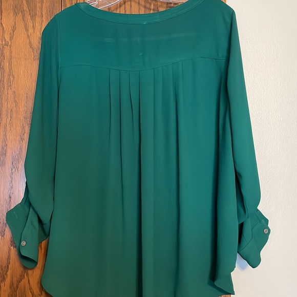 Beautiful green blouse. Like new condition! - Picture 5 of 5